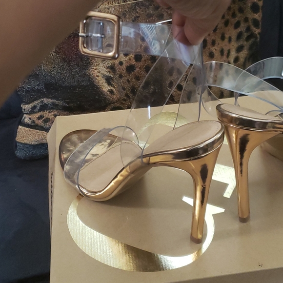 Shoes - Picture 4 of 4